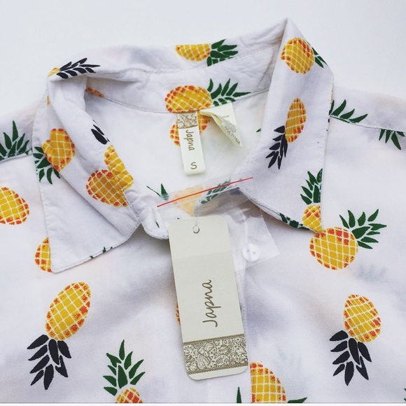 Pineapples please! NWTs Pineapple Sleeveless Tank - Picture 6 of 8